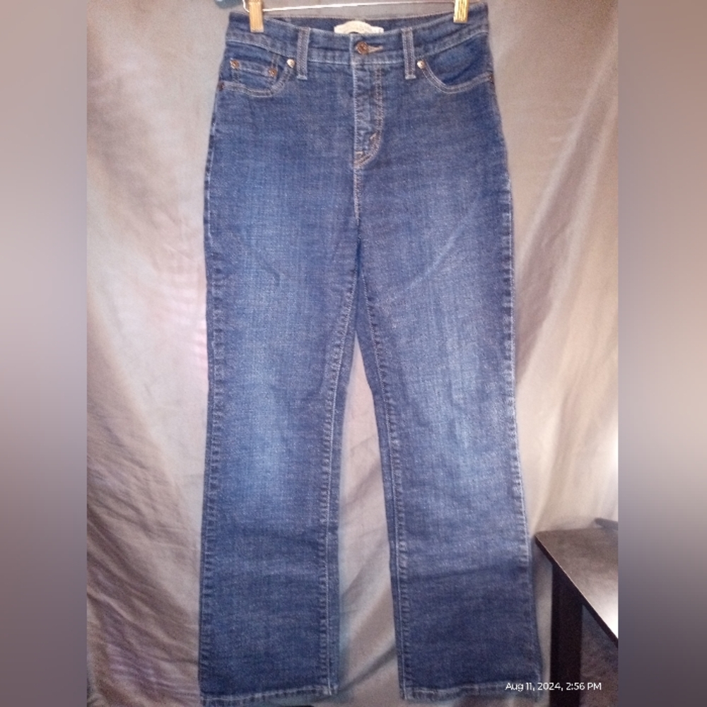 Levi Strauss & company slimming boot cut 512 denim juniors jeans